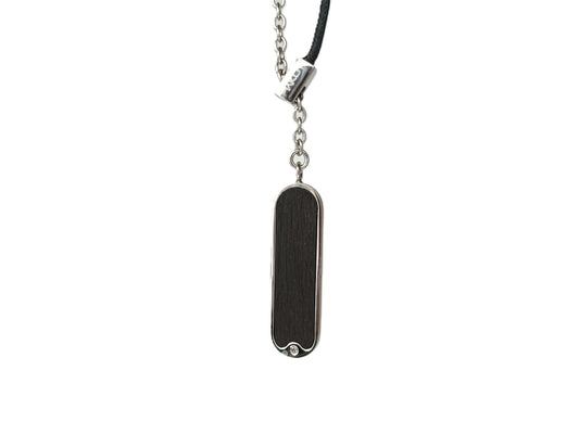 Makuti edelstaal collier met 0.01ct diamant ingelegd met met ebony hout.